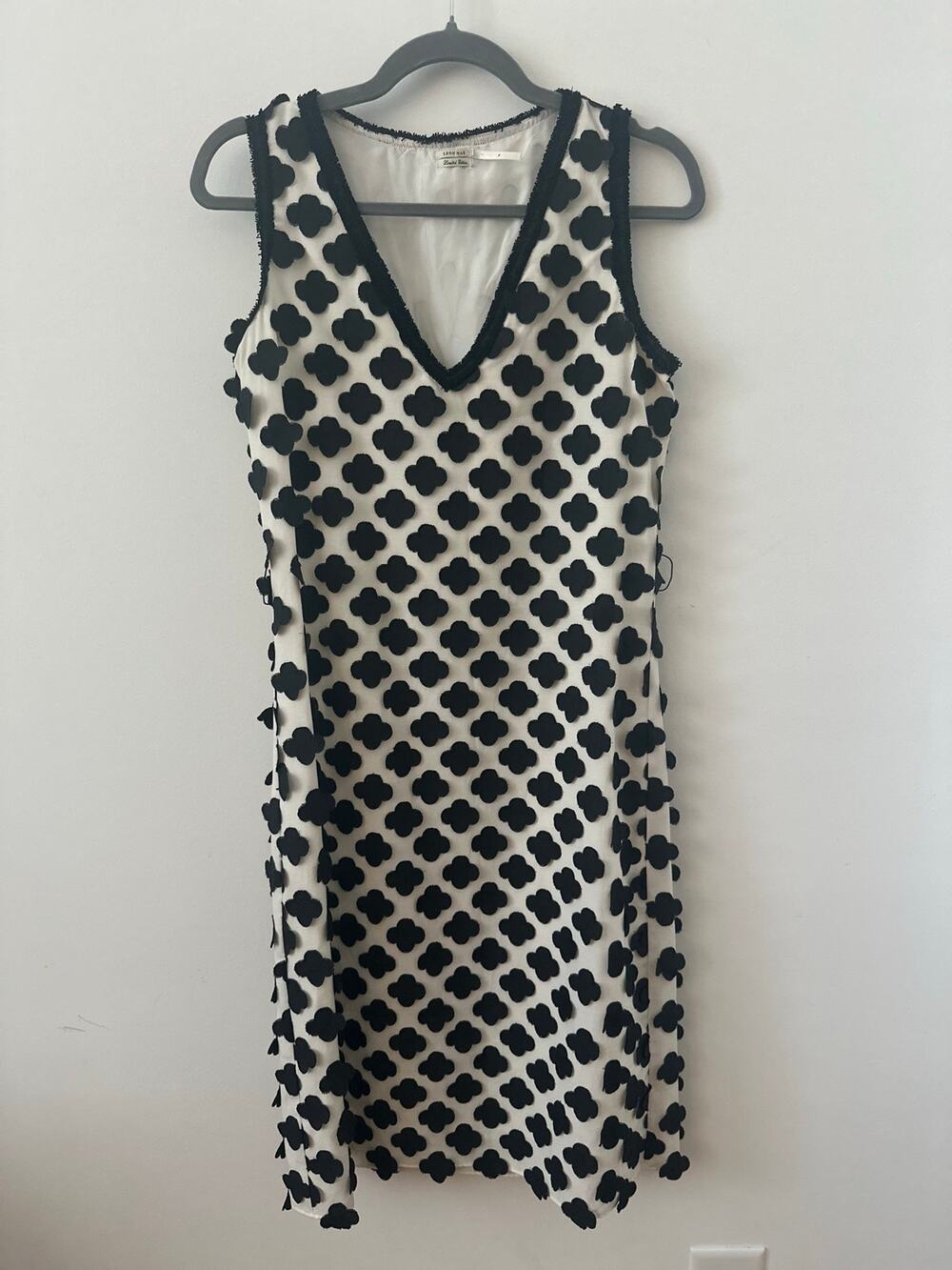 Leon Max Dress V-Neck Sleeveless Women's Size 0 Black Cream Clover Flower